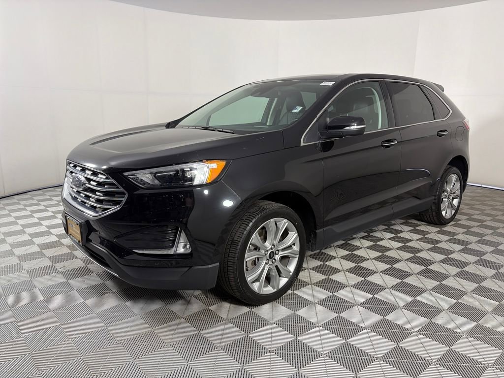 Certified 2024 Ford Edge Titanium image 3
