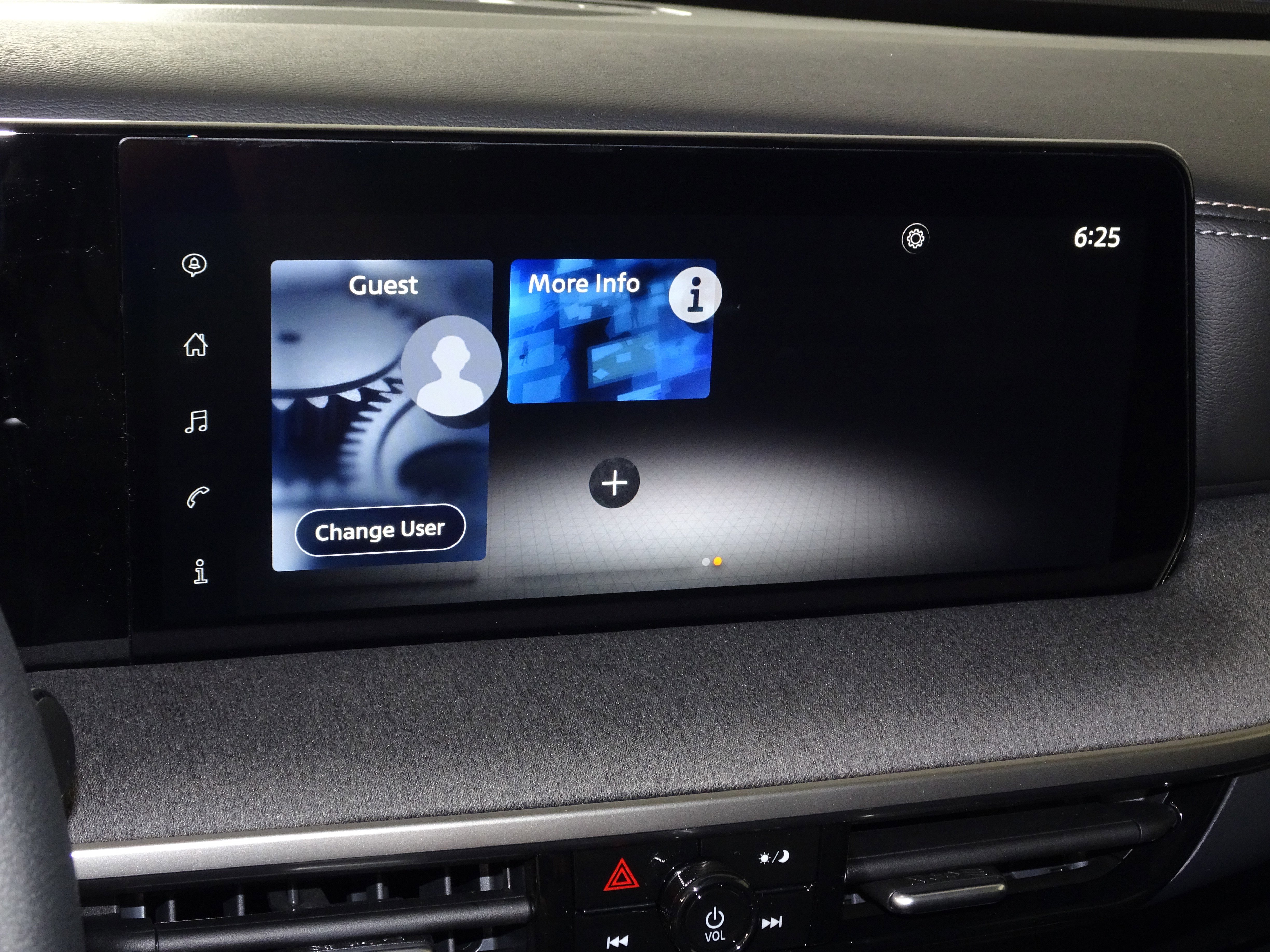 New 2025 Nissan Kicks SV w/ SV Premium Package image 24