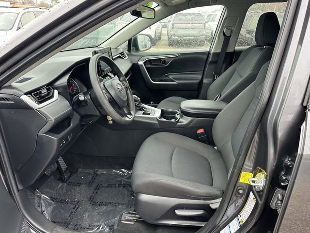 Used 2021 Toyota RAV4 LE image 18