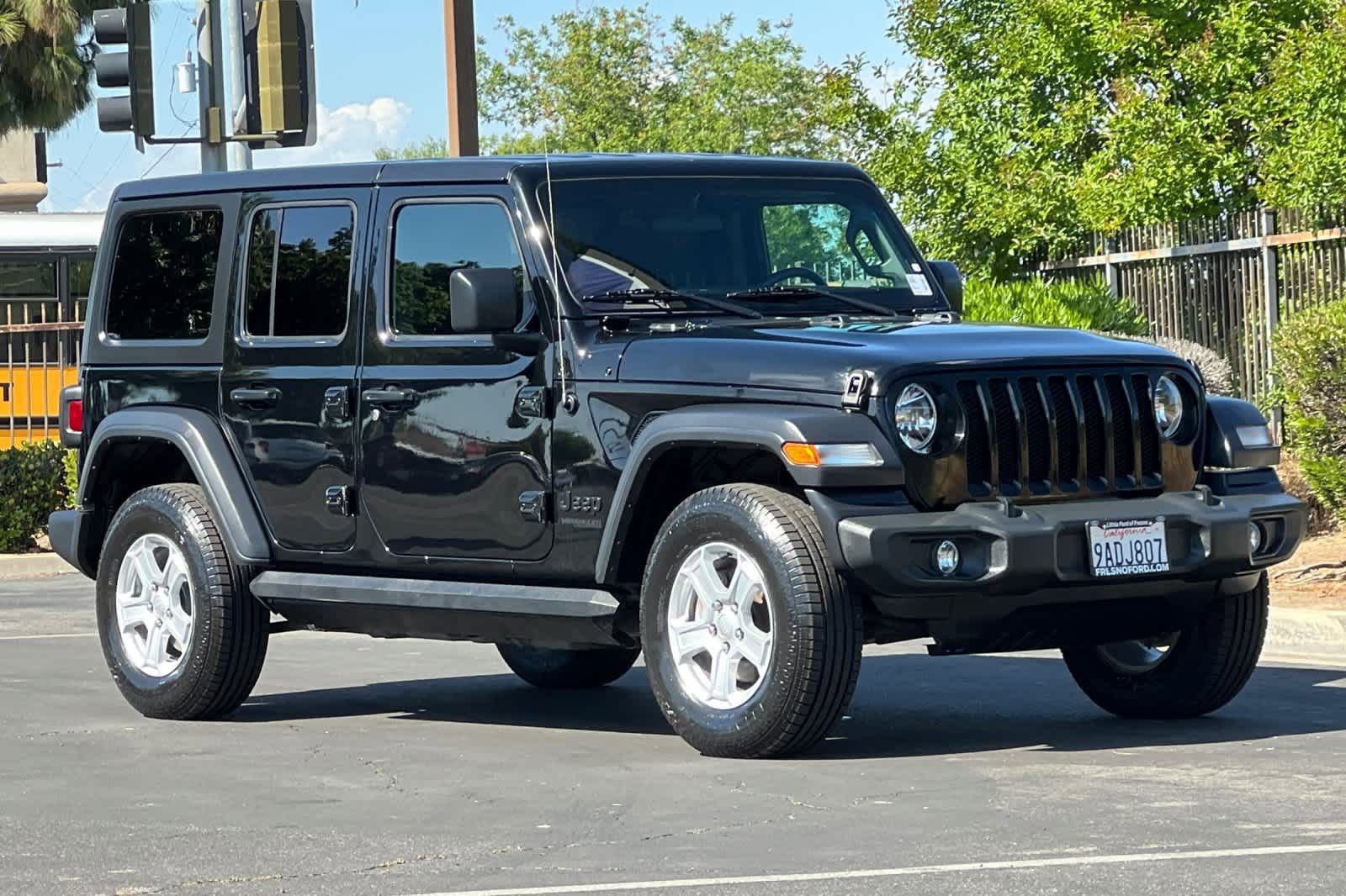 Used 2022 Jeep Wrangler Unlimited Sport AWD/4WD image 9