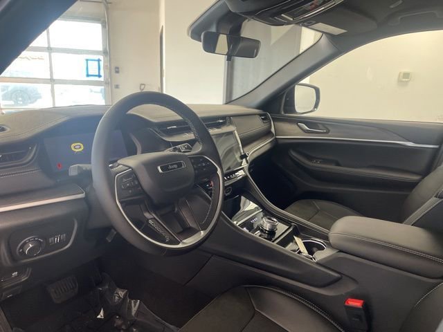 New 2026 Jeep Grand Cherokee Laredo image 14