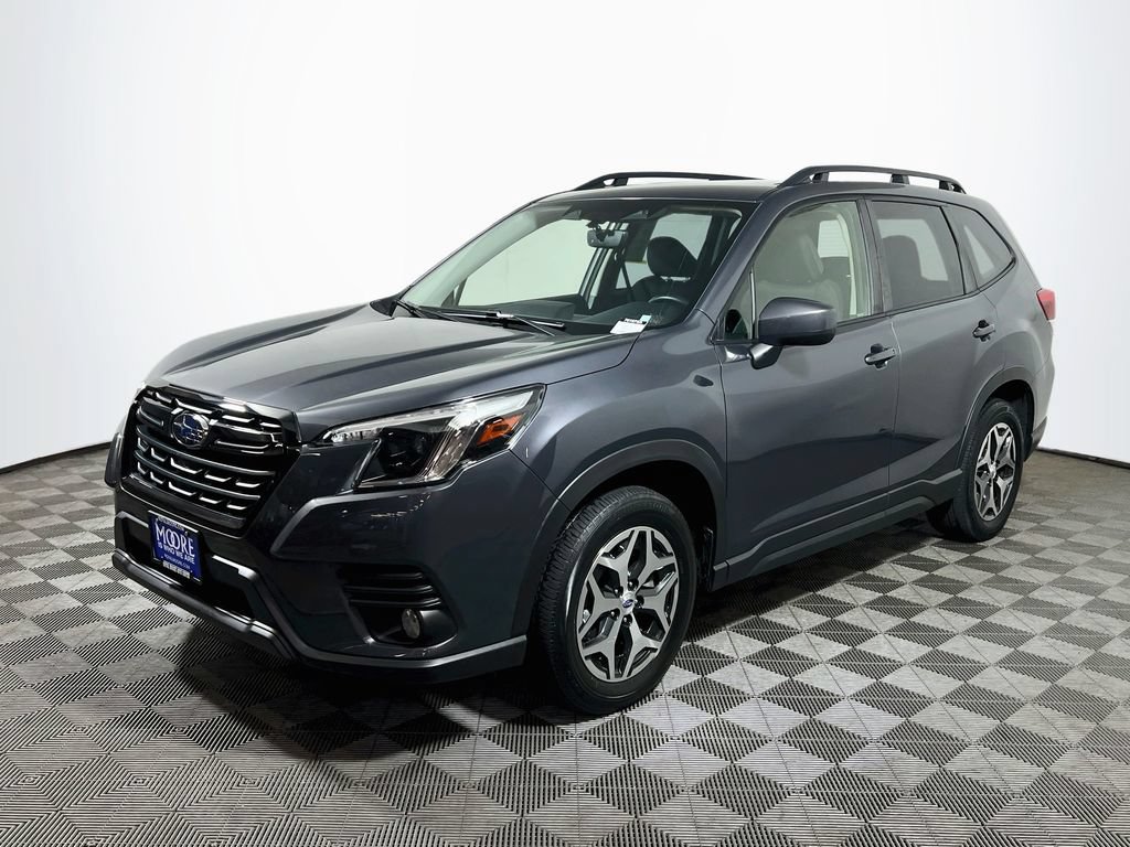Used 2023 Subaru Forester Premium AWD/4WD image 3