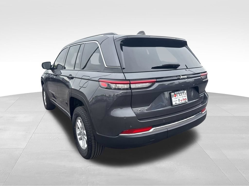Used 2023 Jeep Grand Cherokee Laredo AWD/4WD image 6