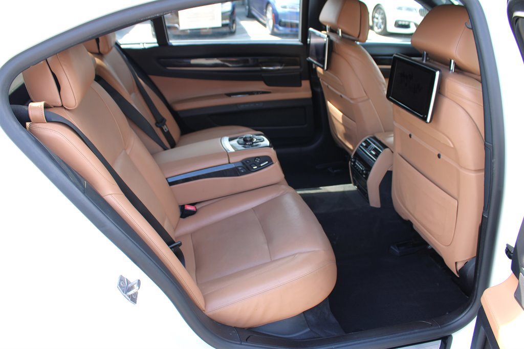 Used 2013 BMW 750Li RWD image 20