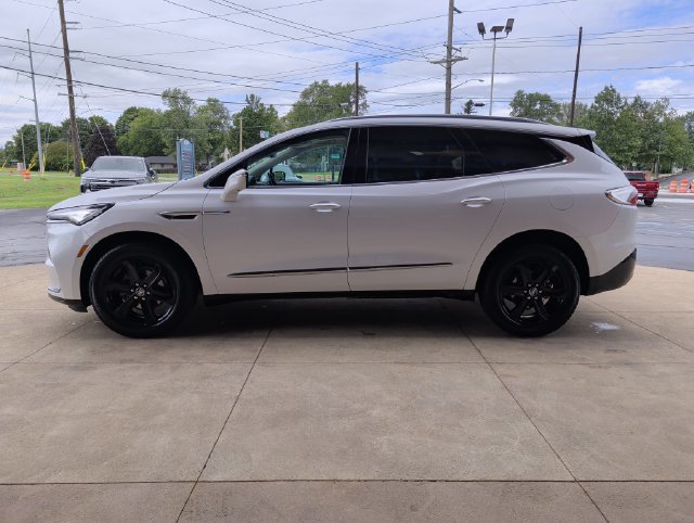 Used 2024 Buick Enclave Premium w/ Experience Buick Package FWD image 6