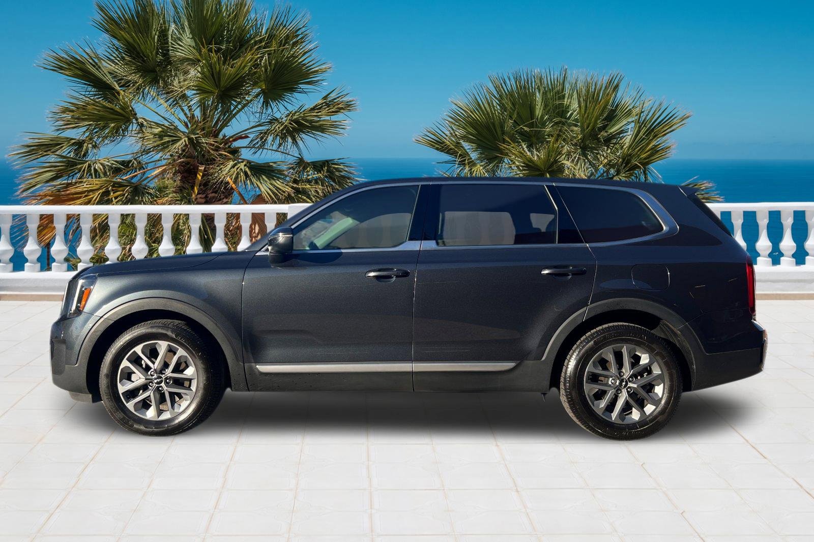 Used 2023 Kia Telluride LX image 7