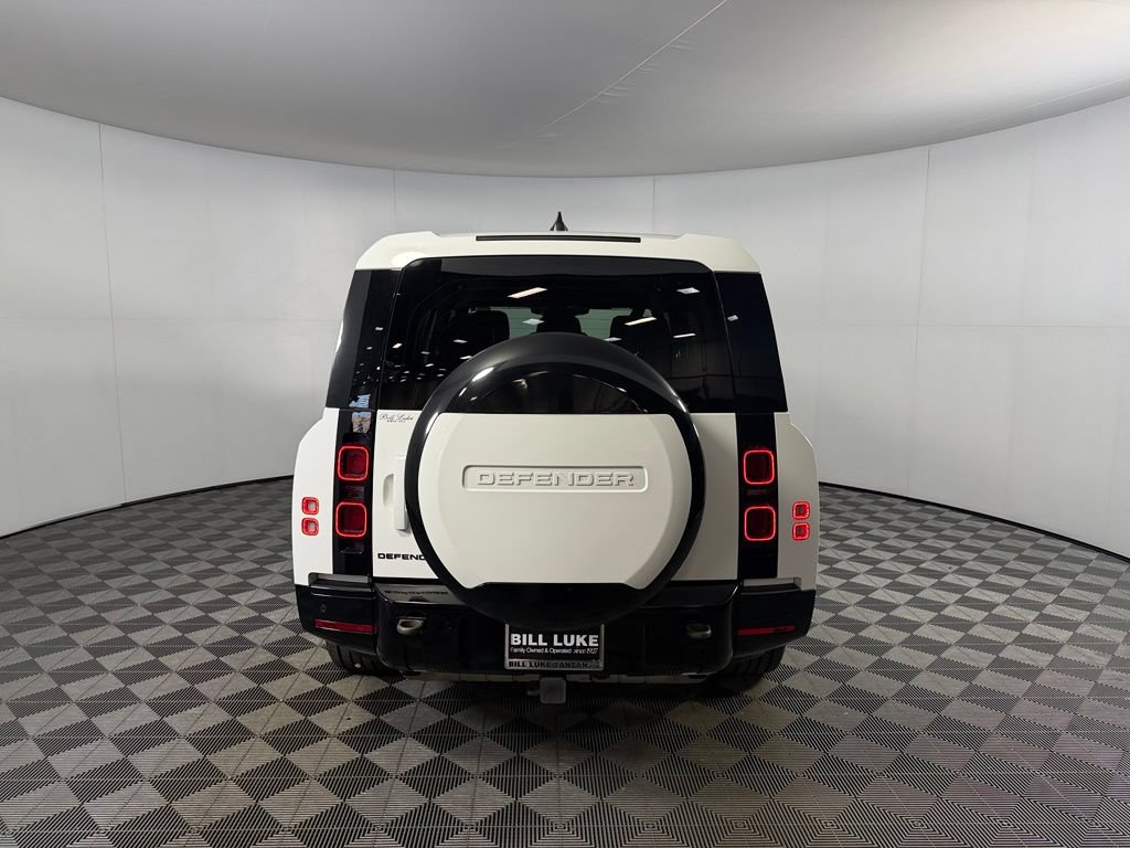 Used 2024 Land Rover Defender 130 X-Dynamic SE AWD/4WD image 7