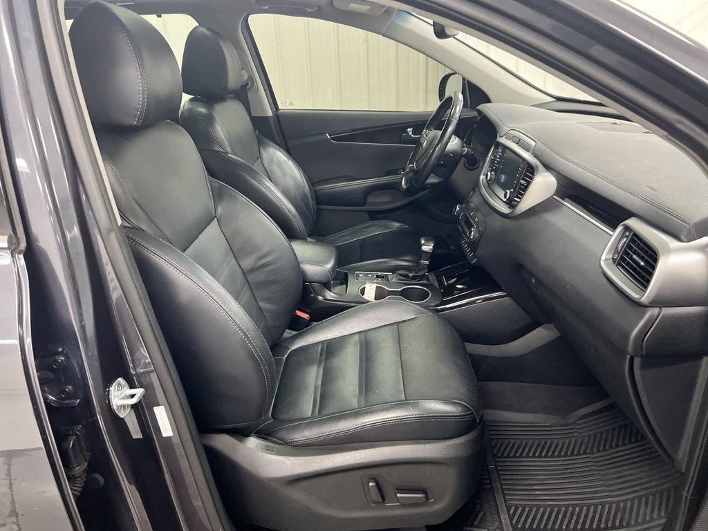 Used 2019 Kia Sorento EX w/ EX Touring Package FWD image 23