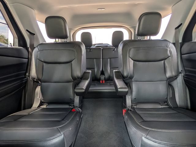 Used 2023 Ford Explorer Limited w/ Limited Technology Package AWD/4WD image 32