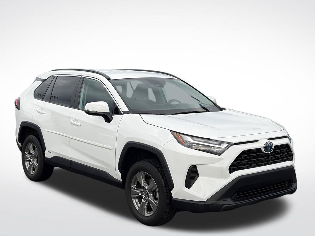 Used 2024 Toyota RAV4 LE AWD/4WD image 2
