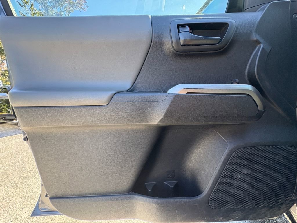 Used 2022 Toyota Tacoma SR5 image 15