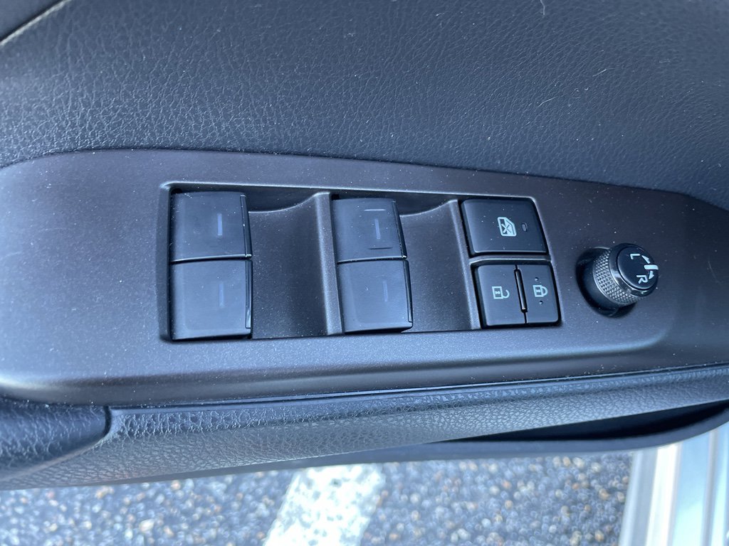 Used 2024 Toyota Camry SE image 8