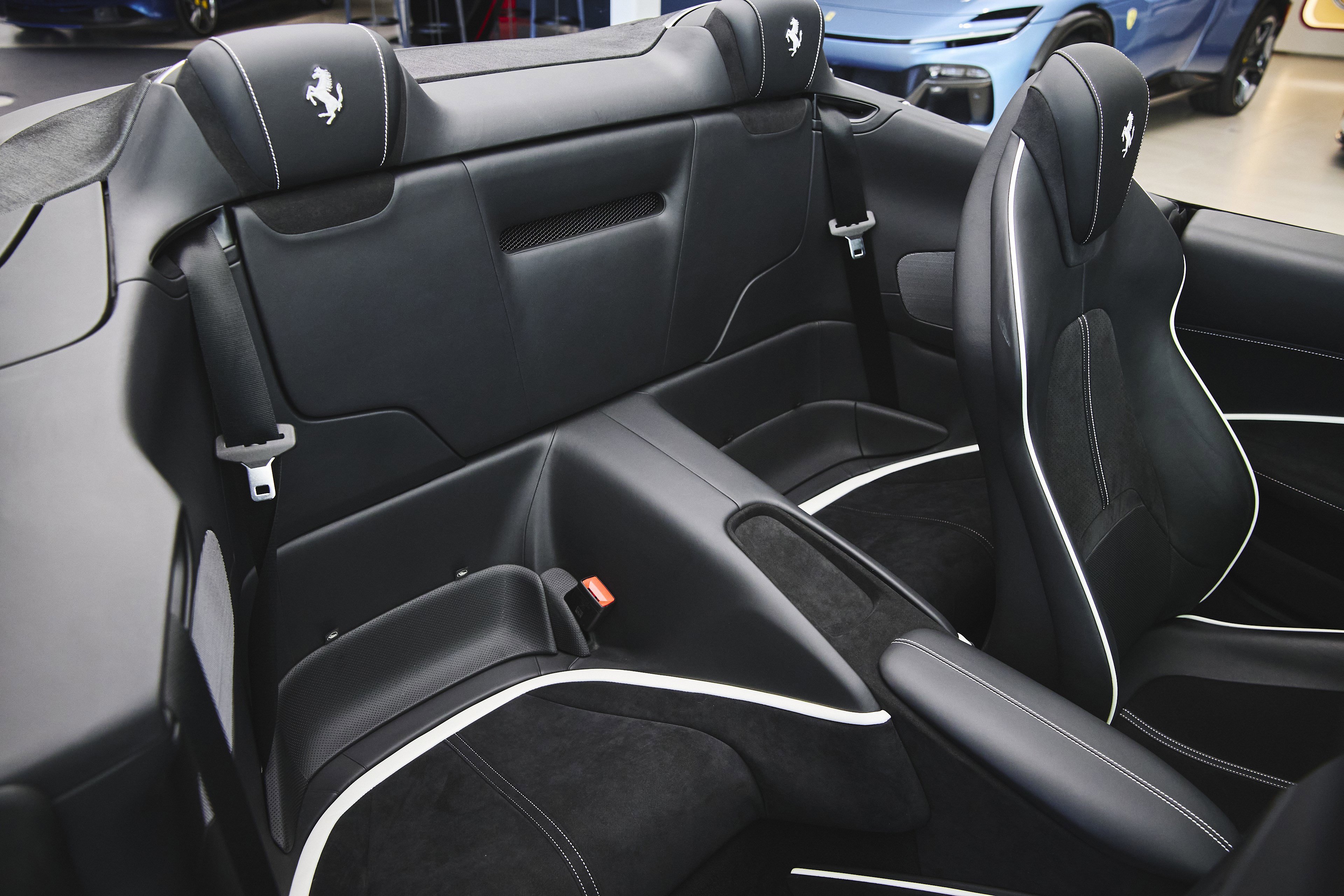 Used 2024 Ferrari Roma Spider image 31