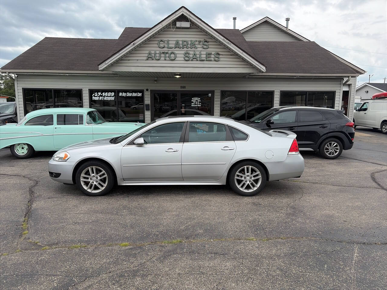Used 2012 Chevrolet Impala LTZ FWD image 1