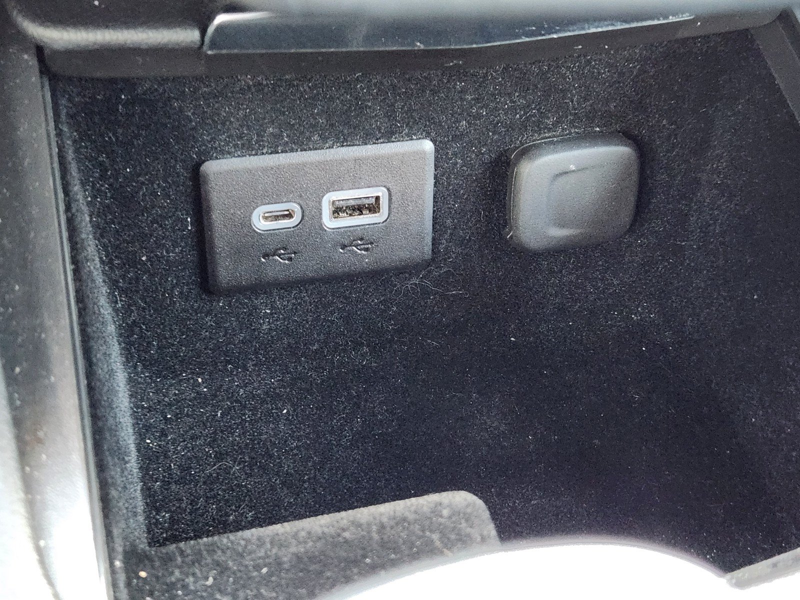Certified 2023 Cadillac XT4 Sport w/ Cold Weather Package FWD image 17