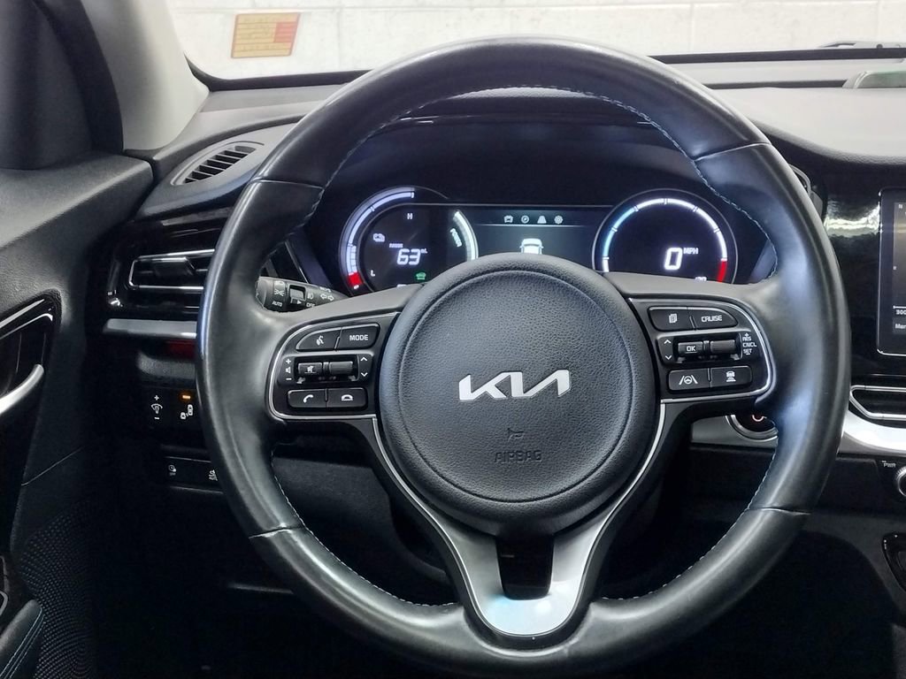 Used 2022 Kia Niro EX Premium image 37