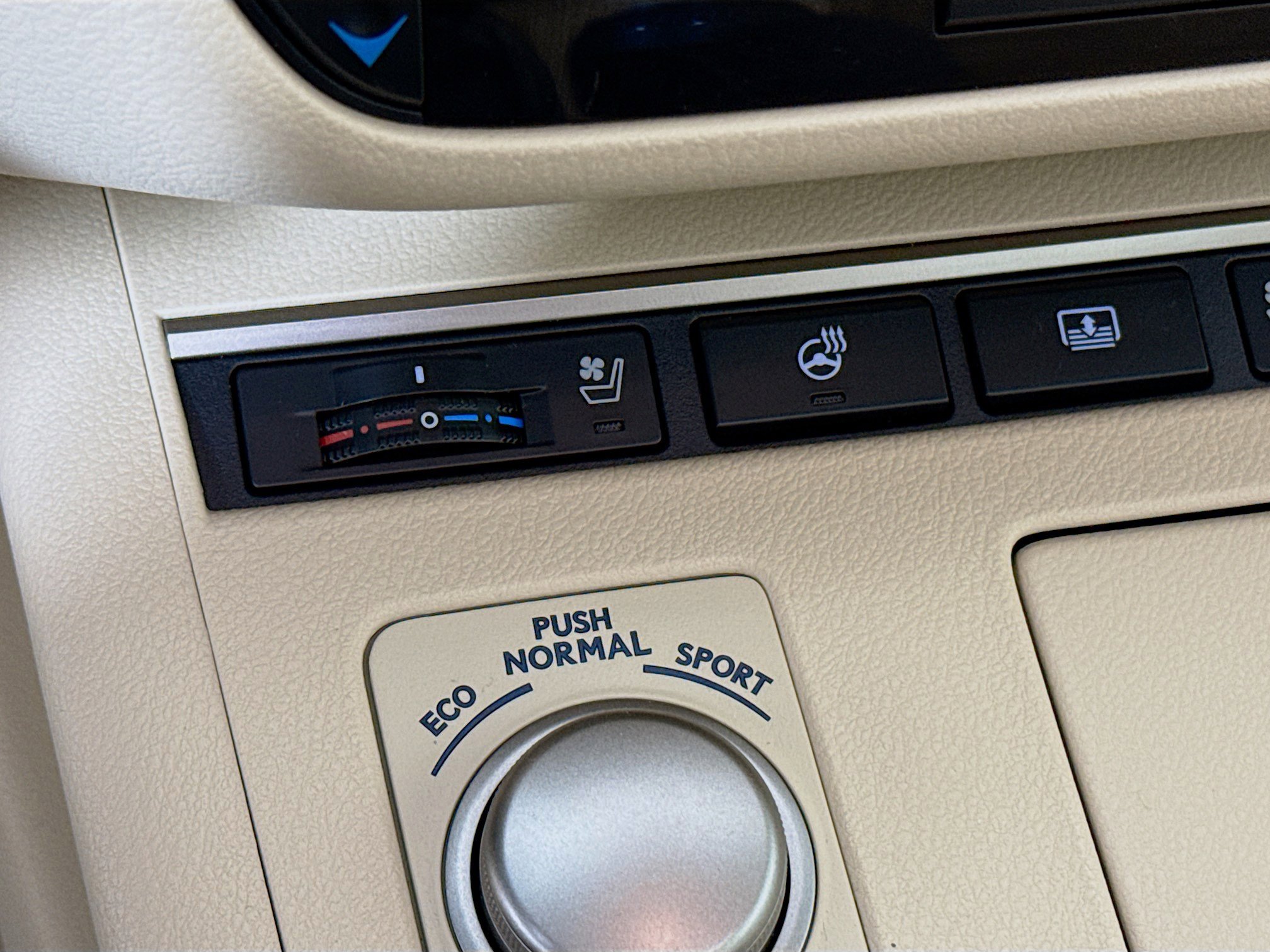 Used 2015 Lexus ES 350 w/ Luxury Package image 22