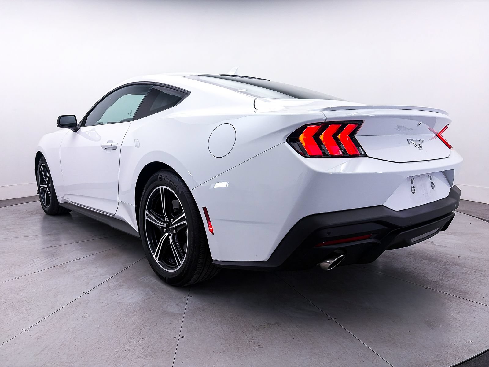 Used 2025 Ford Mustang Premium RWD image 12