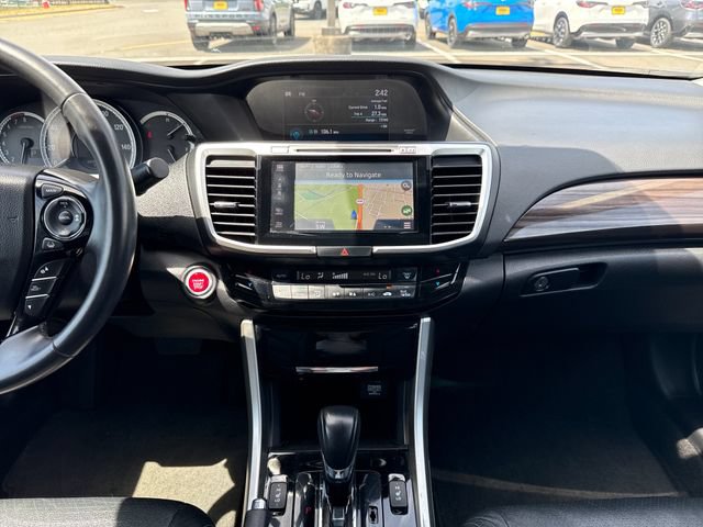 Used 2017 Honda Accord Touring image 22