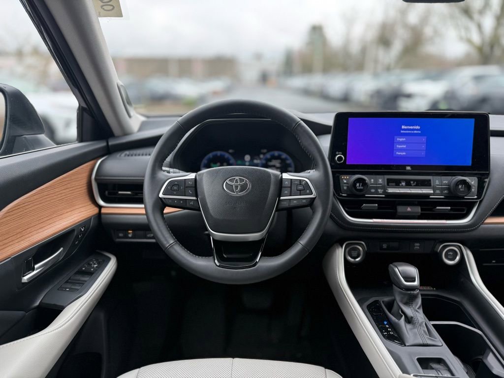Certified 2025 Toyota Grand Highlander Limited image 26