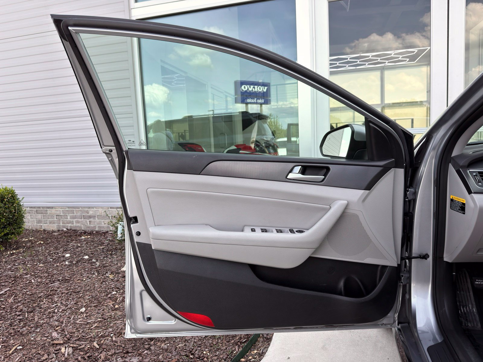 Used 2015 Hyundai Sonata Sport w/ Option Group 03 FWD image 15