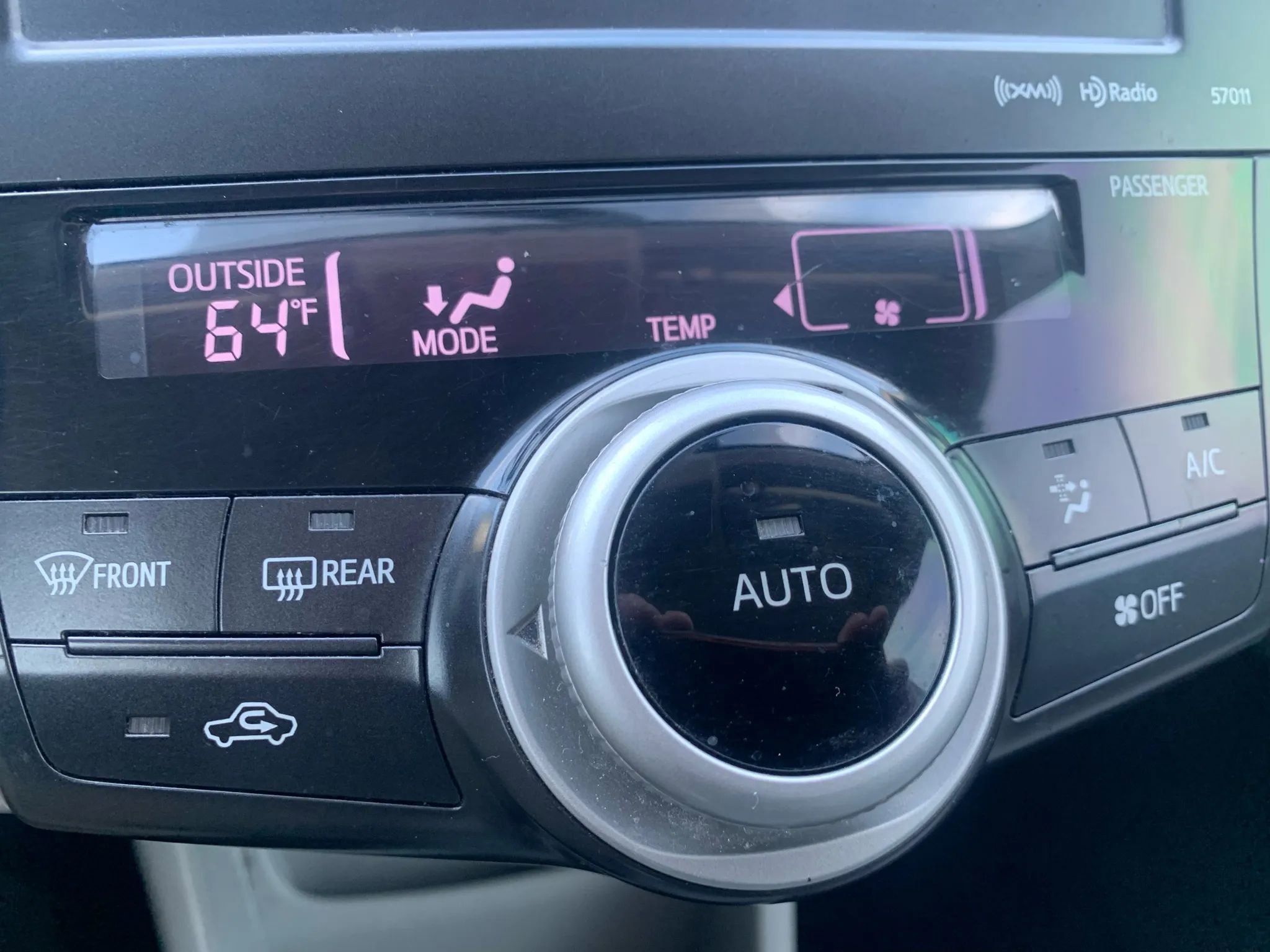 Used 2014 Toyota Prius V Five image 20