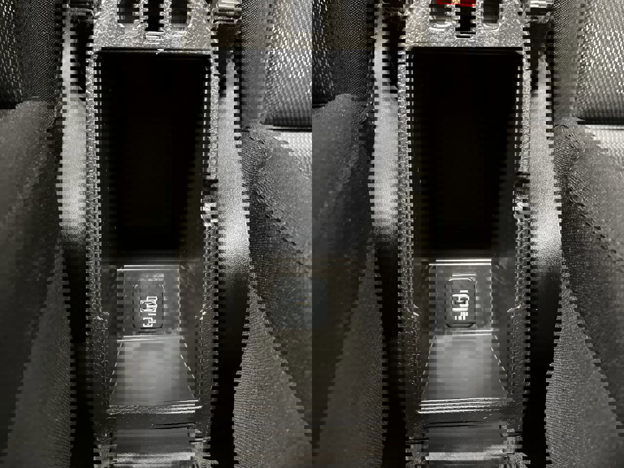 Used 2017 Jeep Renegade Latitude w/ Popular Equipment Group image 23