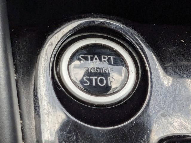 Used 2020 Nissan Versa S FWD image 31