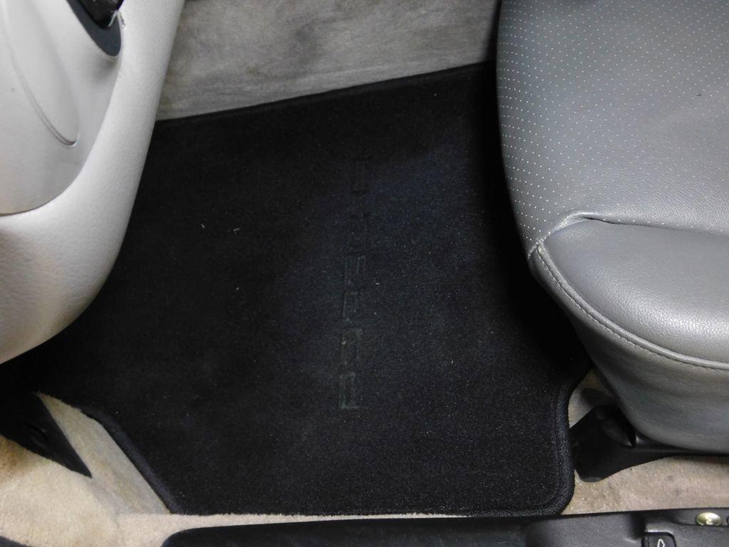 Used 2001 Porsche 911 Carrera 4 image 40