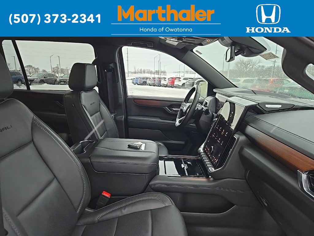 Used 2025 GMC Yukon XL Denali image 19