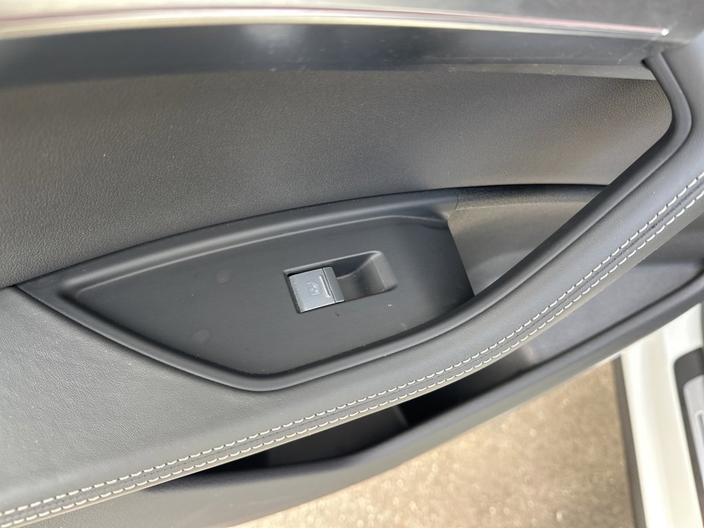 Used 2024 Audi Q8 e-tron Prestige image 57