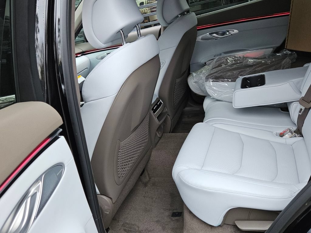 New 2026 Genesis GV70 2.5T Advanced AWD/4WD image 12
