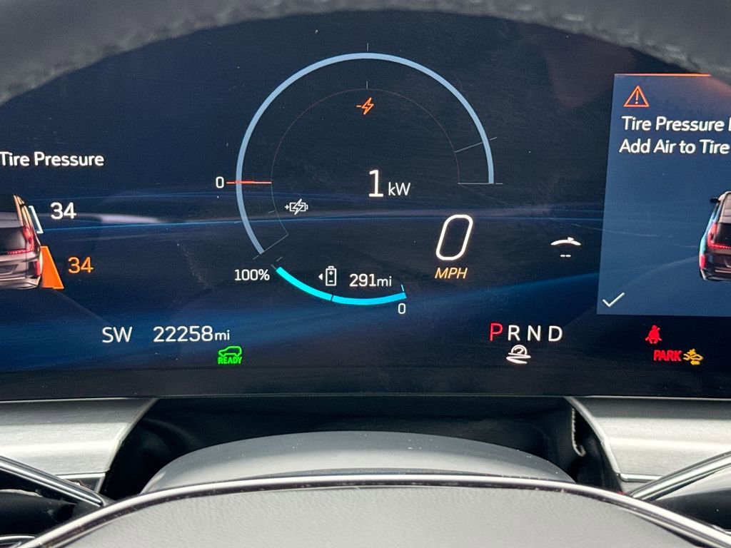 Used 2024 Cadillac Lyriq Luxury image 10