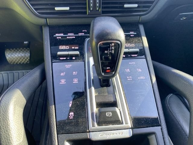 Used 2023 Porsche Cayenne Coupe AWD/4WD image 18