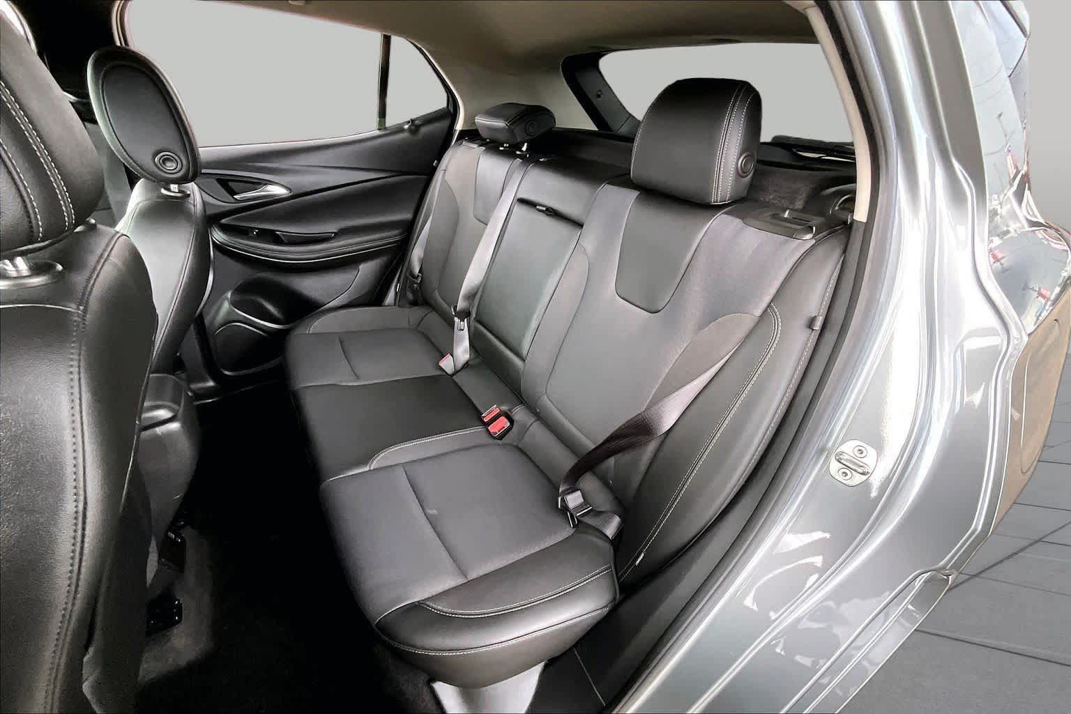 Used 2023 Buick Encore GX Select w/ Sport Touring Package FWD image 21
