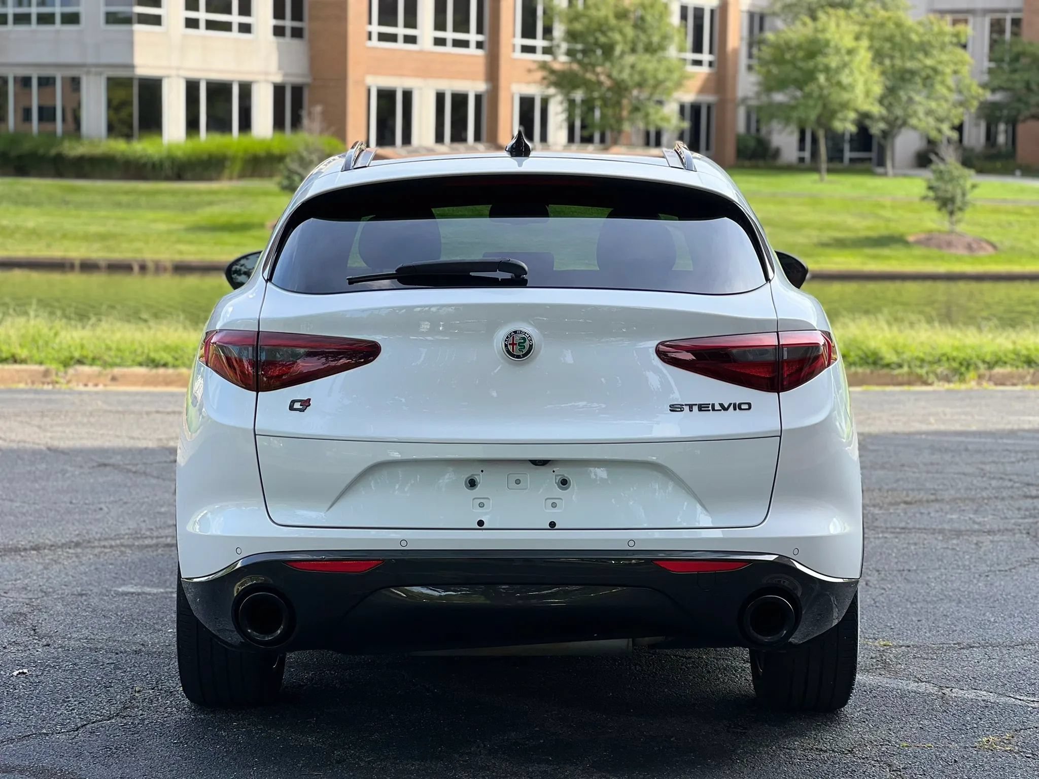 Used 2020 Alfa Romeo Stelvio Ti Sport AWD/4WD image 4