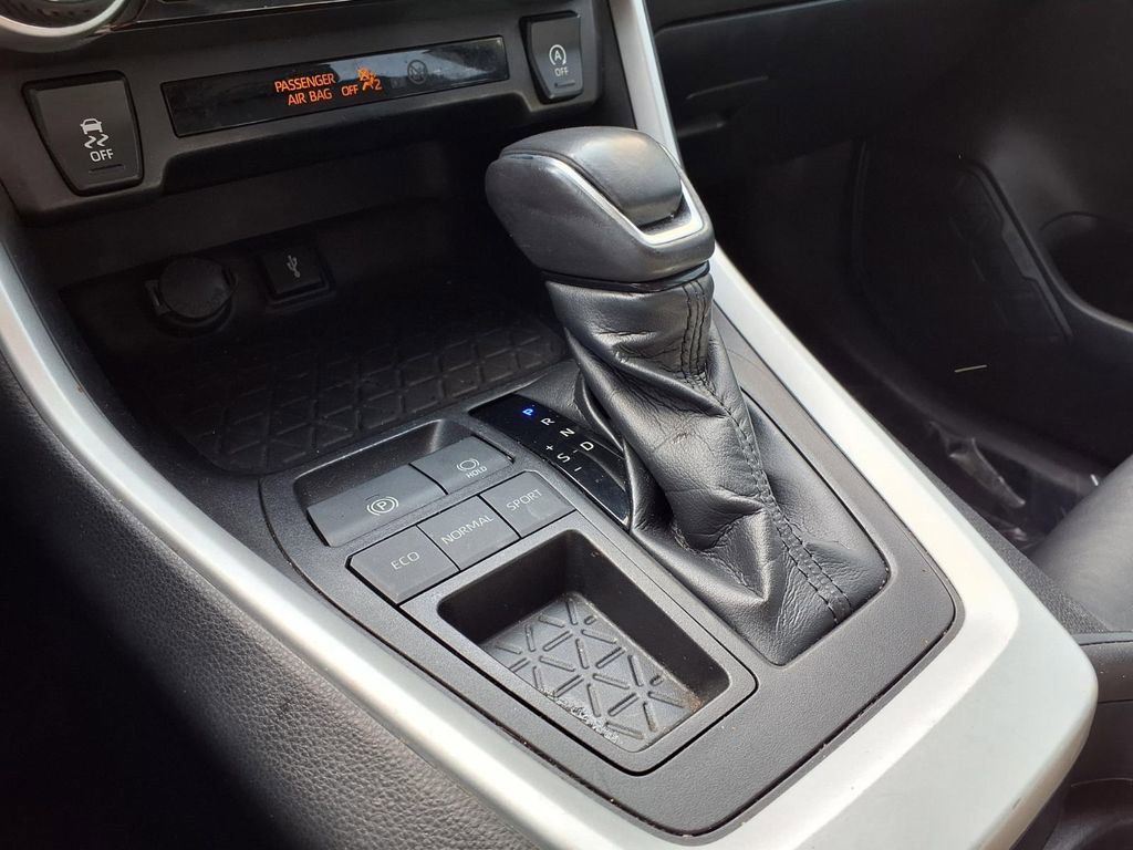 Used 2021 Toyota RAV4 XLE Premium FWD image 18