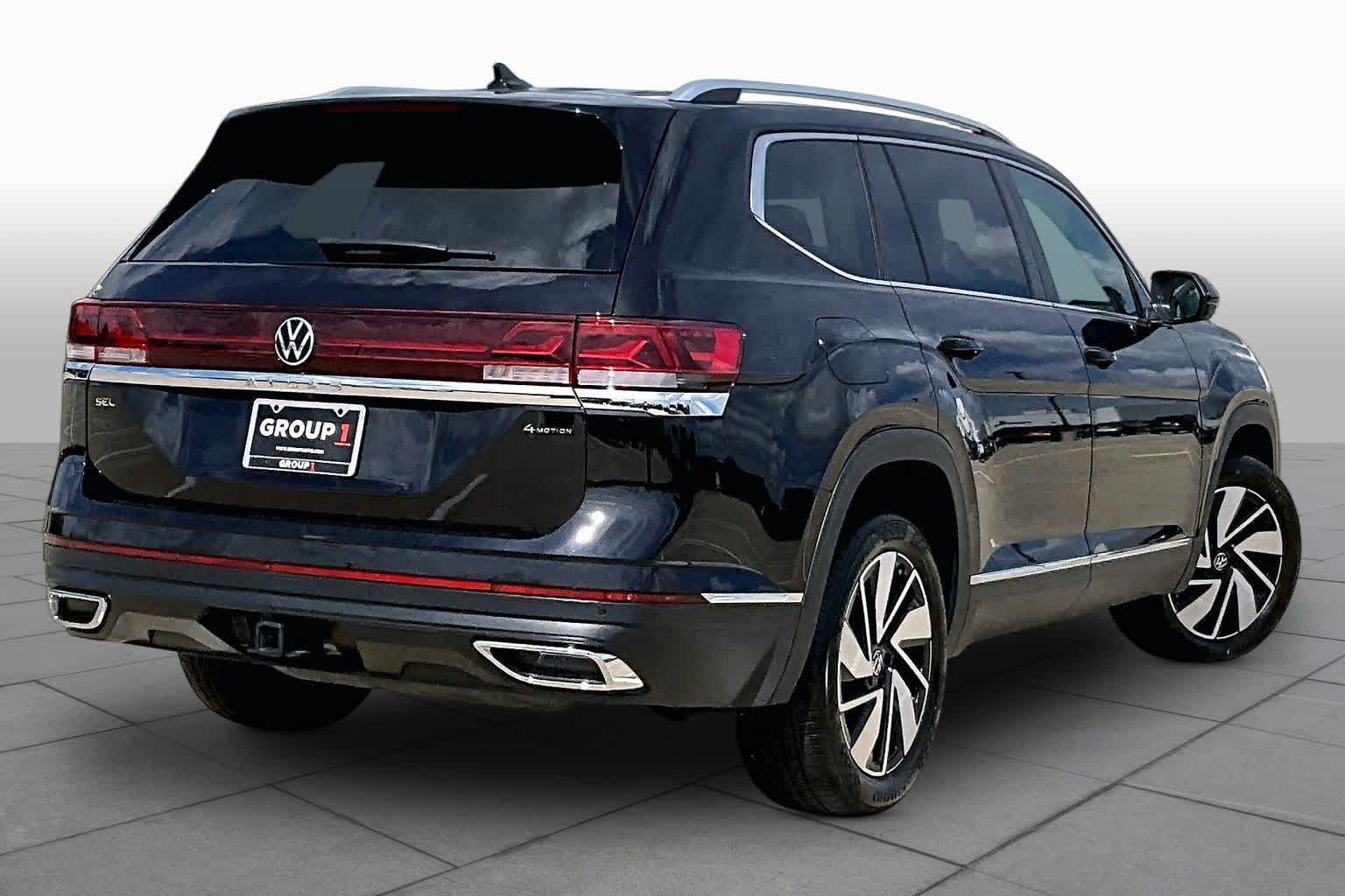 Used 2025 Volkswagen Atlas SEL AWD/4WD image 13