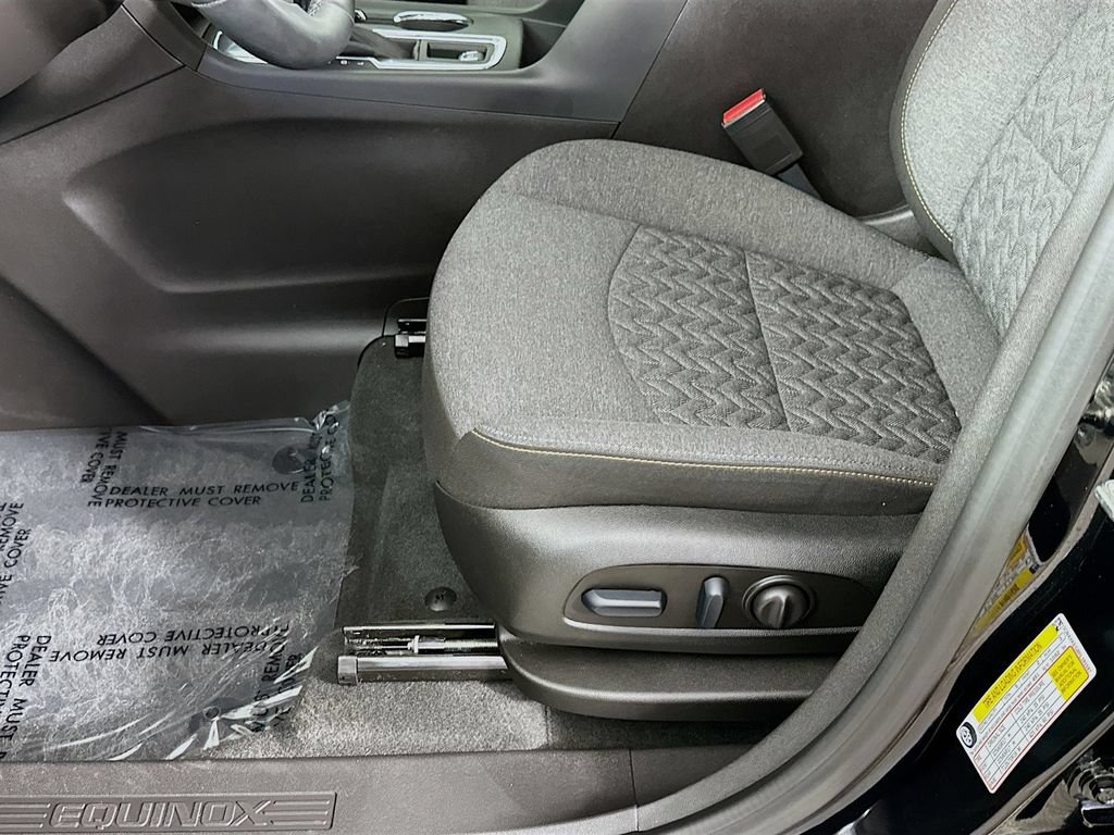 Used 2024 Chevrolet Equinox LT FWD image 28