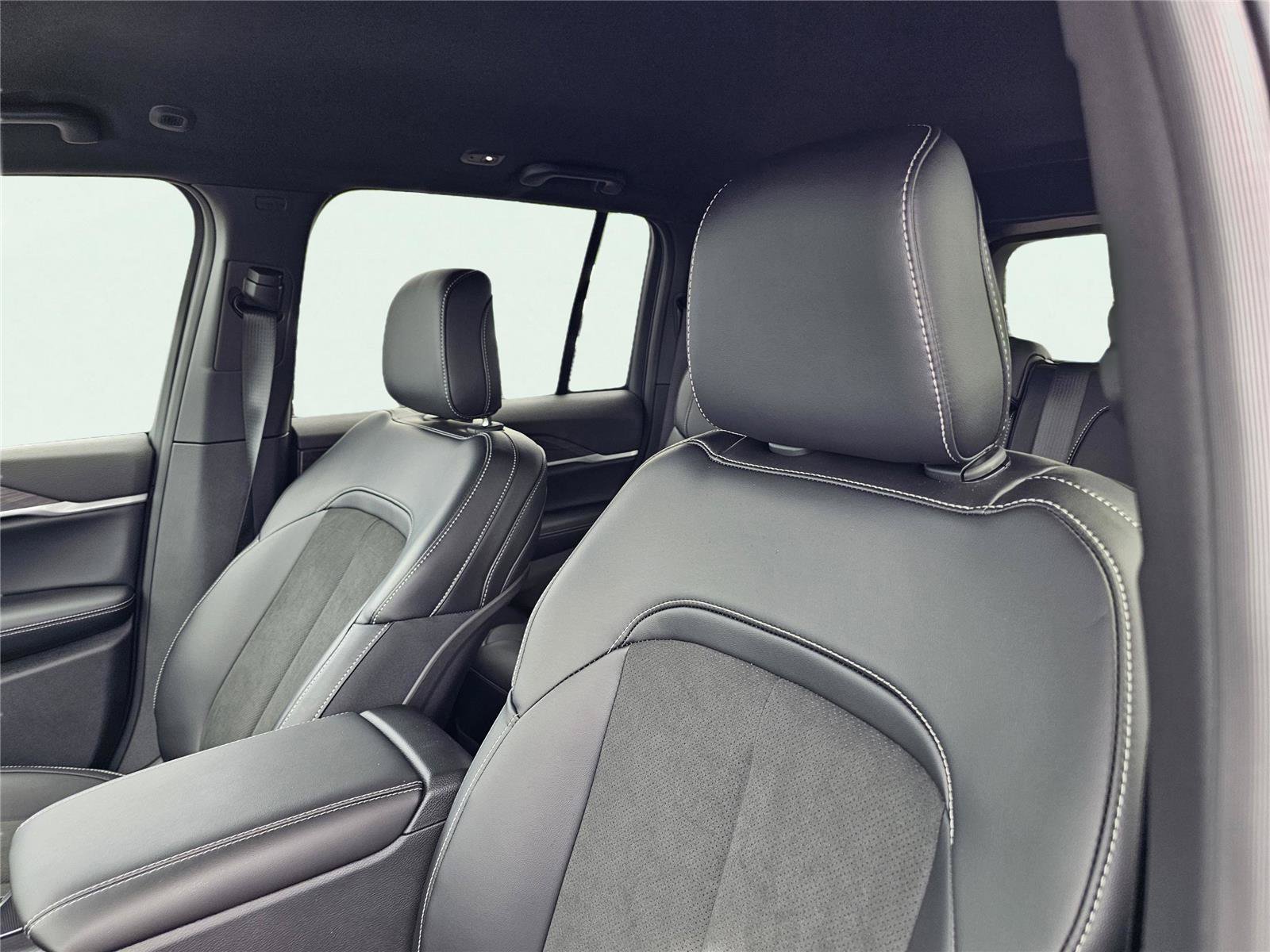 New 2026 Jeep Grand Cherokee Altitude RWD image 17
