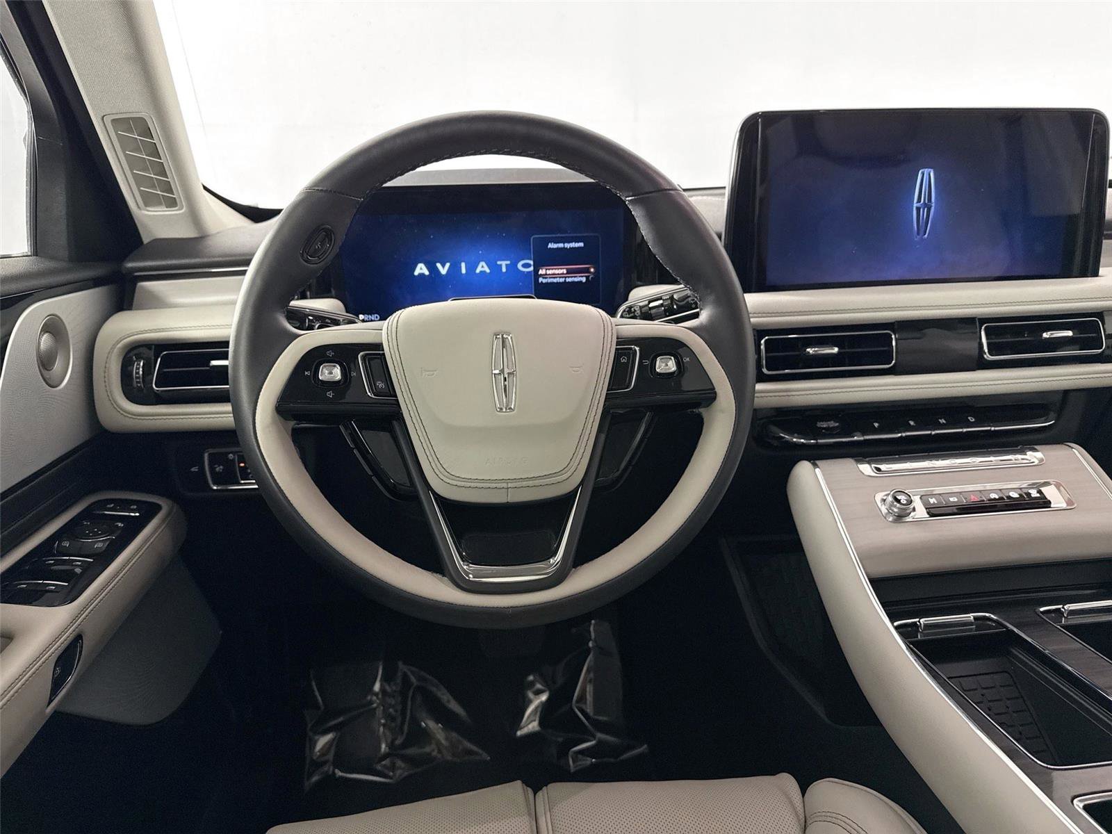 Used 2025 Lincoln Aviator Reserve w/ Equipment Group 201A AWD/4WD image 32