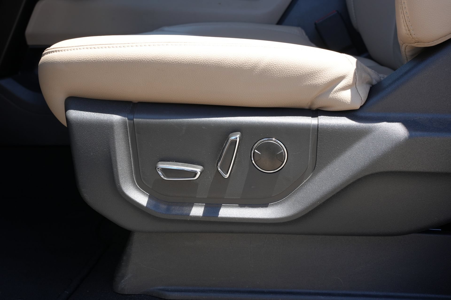 Used 2024 Ford Expedition Max Limited RWD image 19
