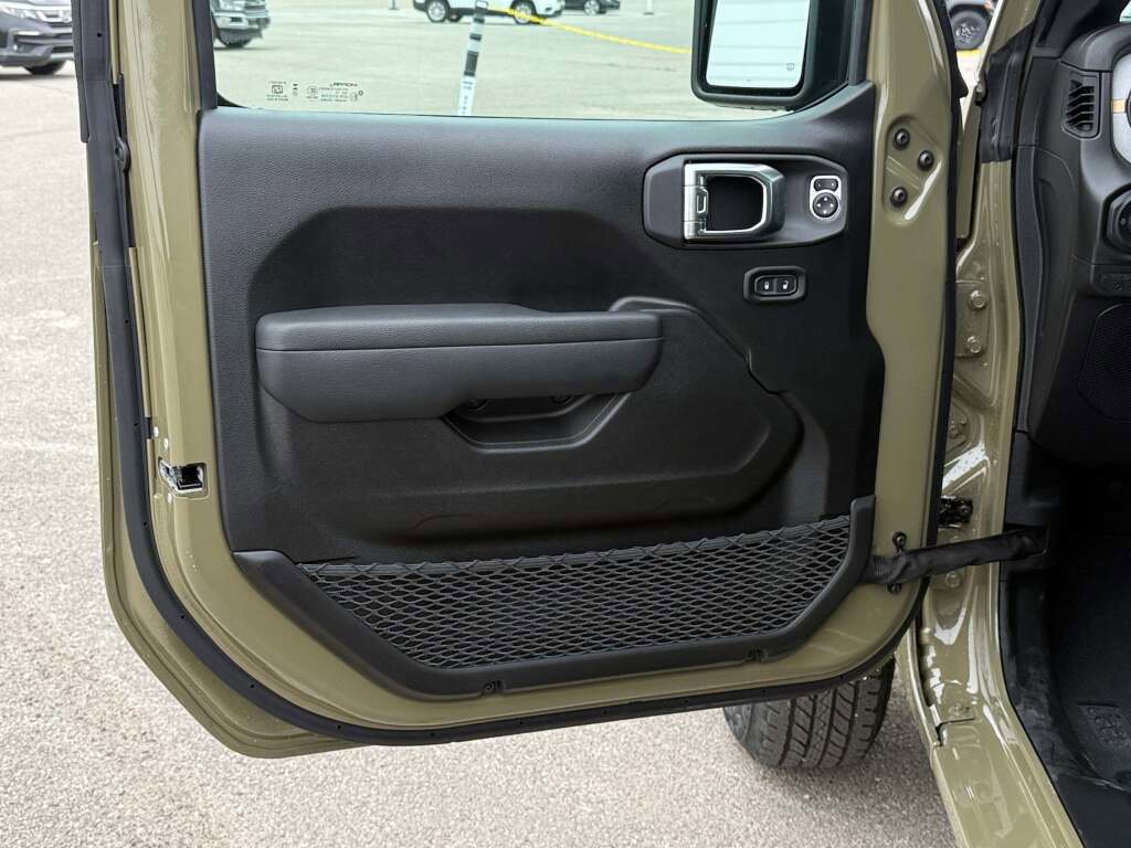 New 2026 Jeep Gladiator Sport image 19