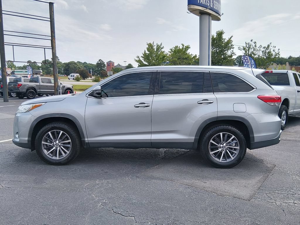 Used 2019 Toyota Highlander XLE FWD image 7