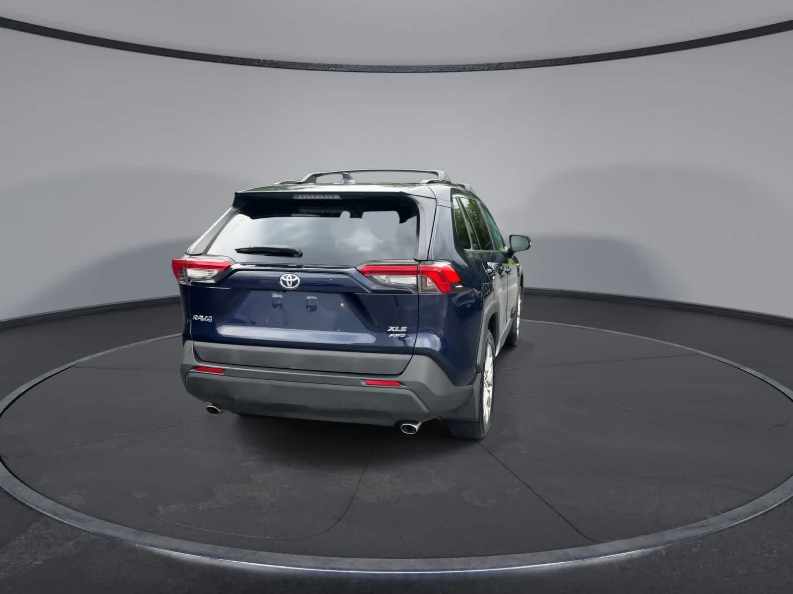 Used 2019 Toyota RAV4 XLE Premium w/ Cold Weather Package AWD/4WD image 7