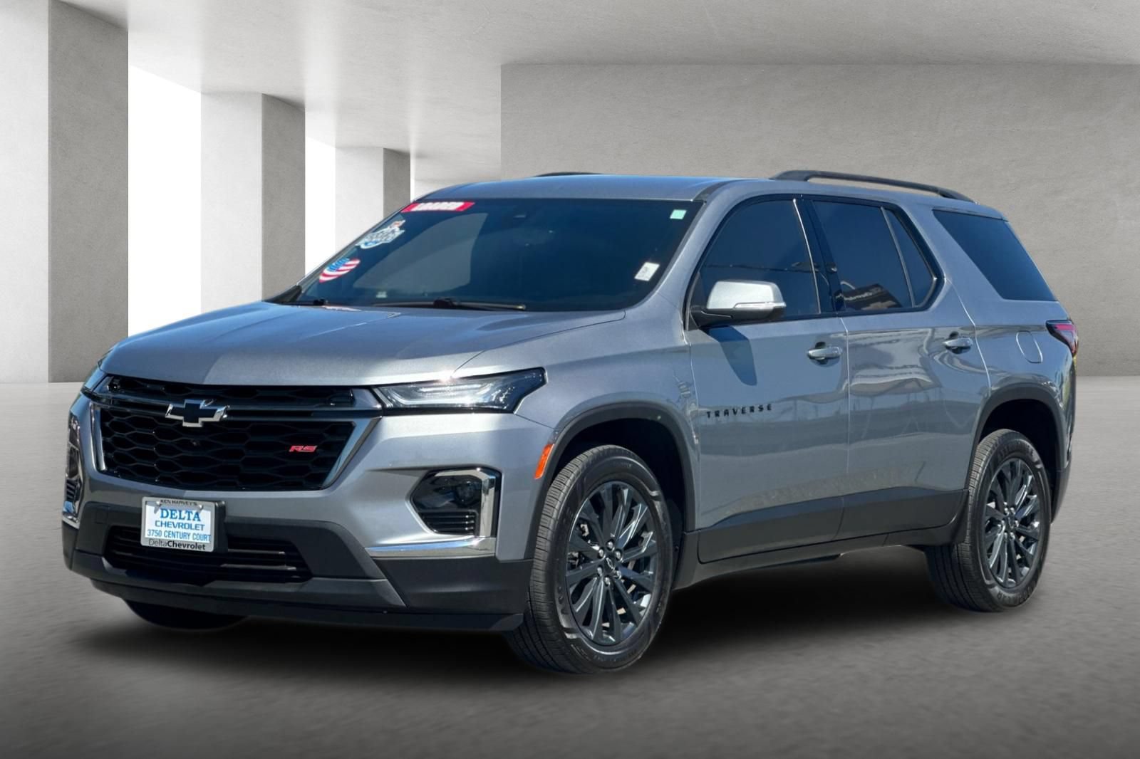 Used 2023 Chevrolet Traverse RS FWD image 8