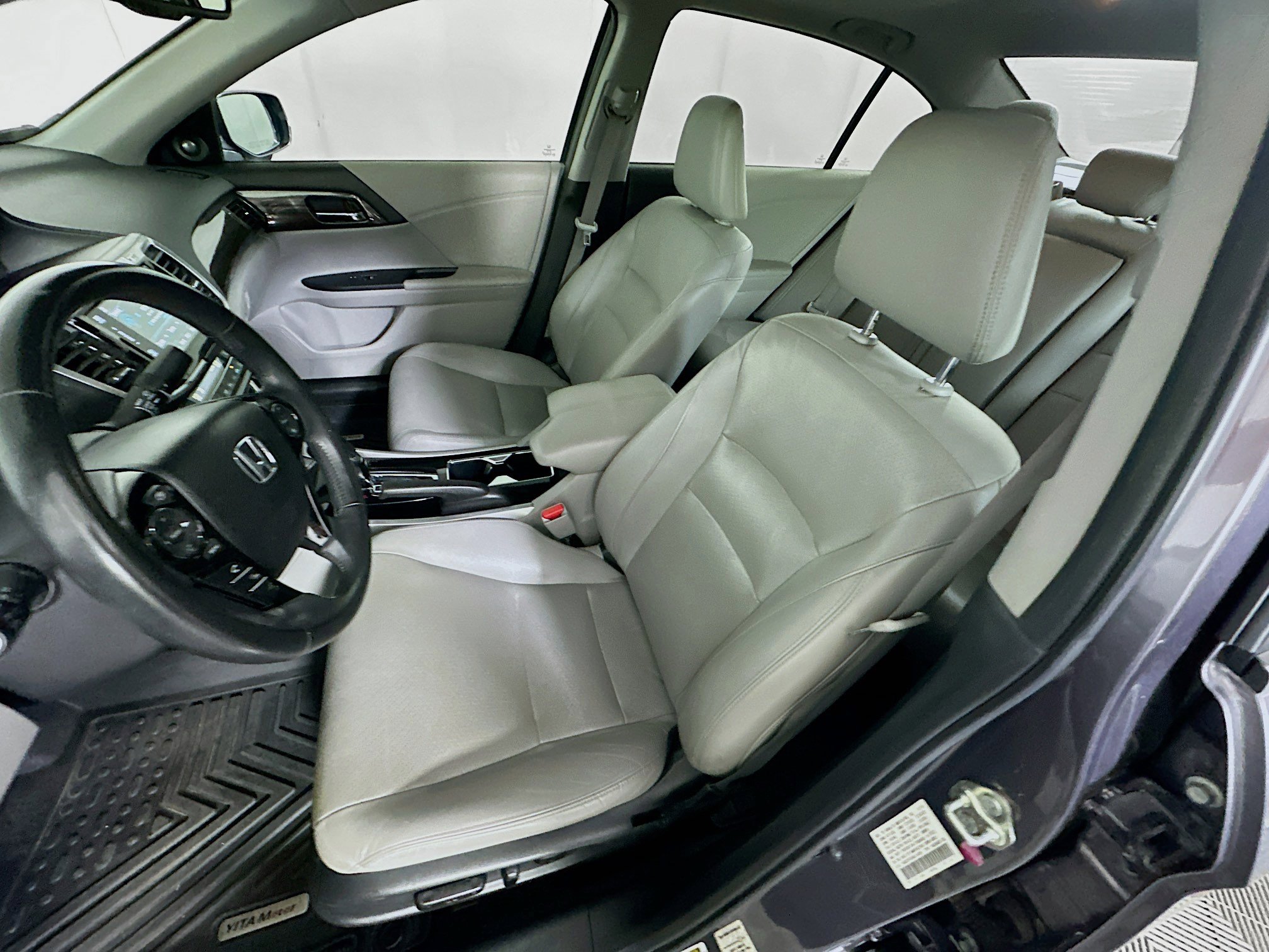 Used 2017 Honda Accord EX-L image 13