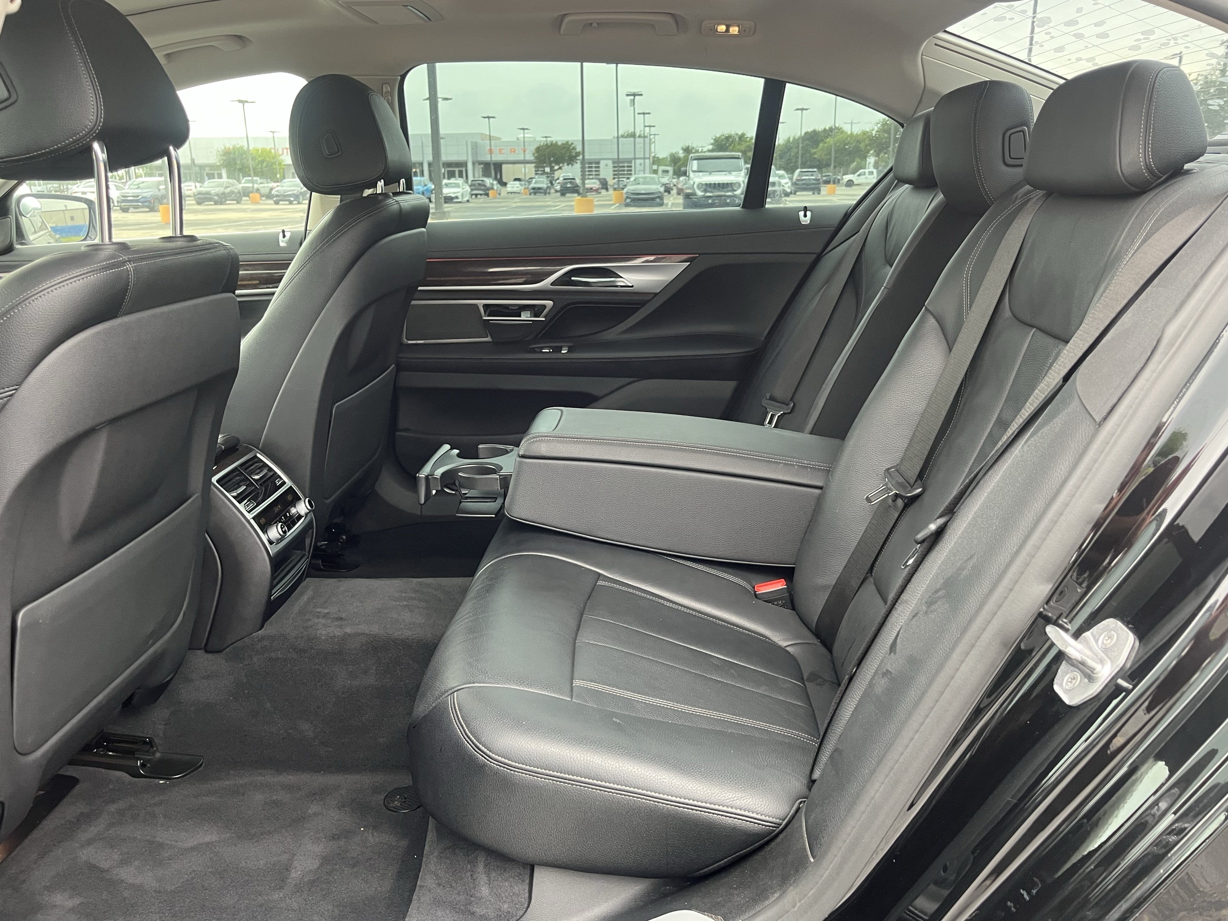 Used 2018 BMW 740i RWD image 31
