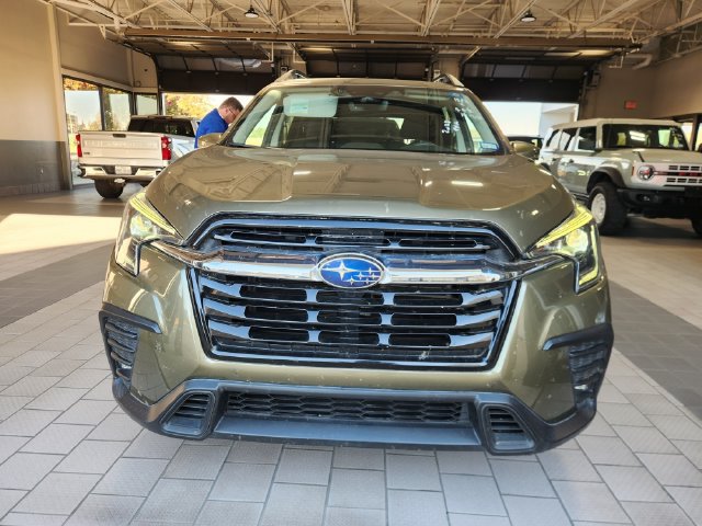 Used 2023 Subaru Ascent Limited AWD/4WD image 2
