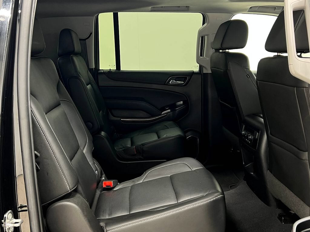 Used 2019 GMC Yukon XL SLT w/ Graphite Performance Edition AWD/4WD image 39